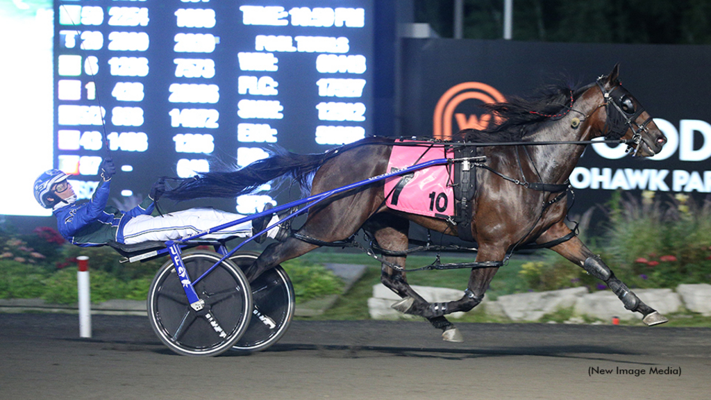 Allywag Hanover winning the Canadian Pacing Derby