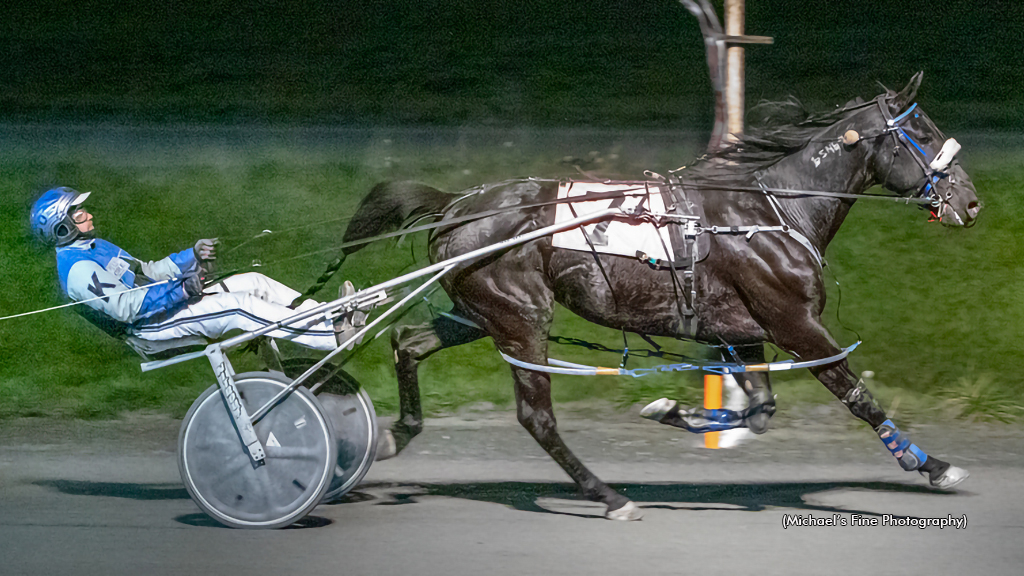 Sunshine Boy winning at Fraser Downs