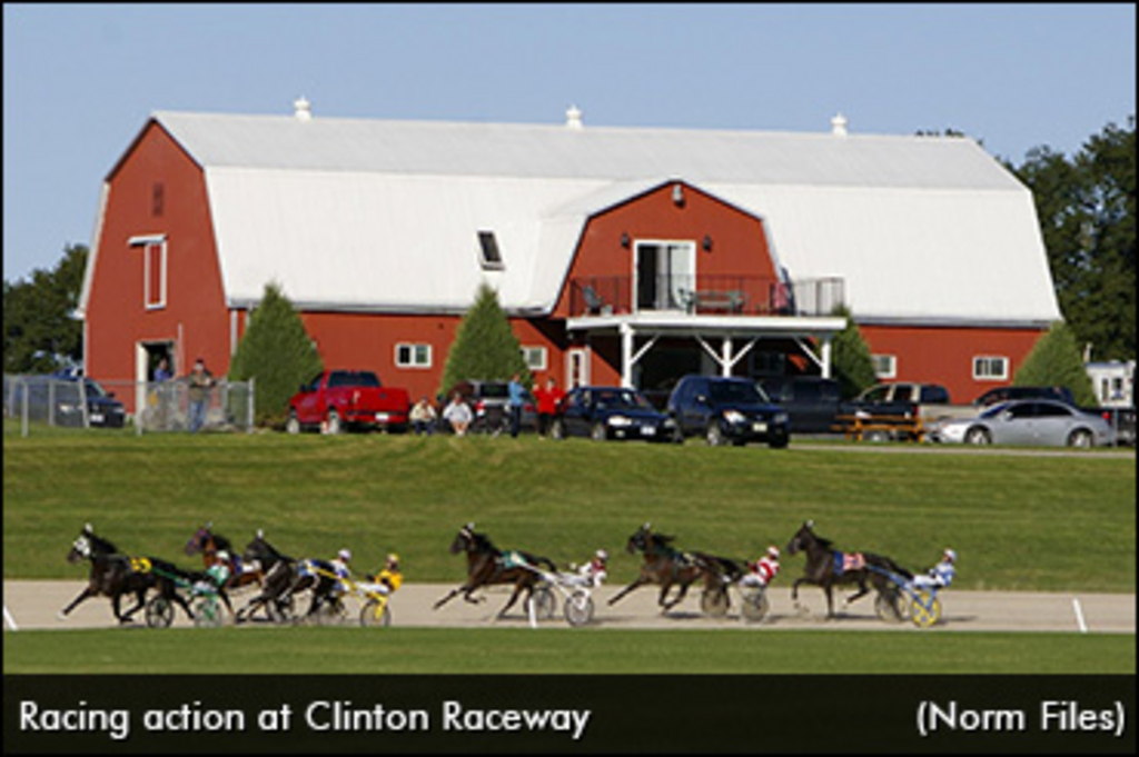 Clinton-Raceway-Racing-370.jpg