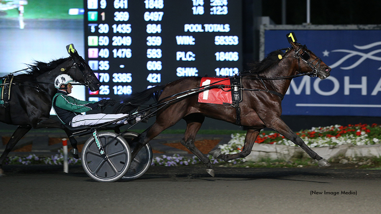 Resolve winning the Maple Leaf Trot at Mohawk Racetrack