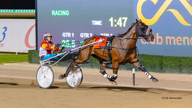 Catch A Wave winning the Miracle Mile