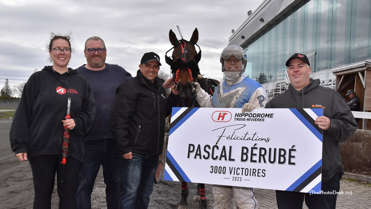 Pascal Berube celebrates his 3,000th career win at Hippodrome 3R